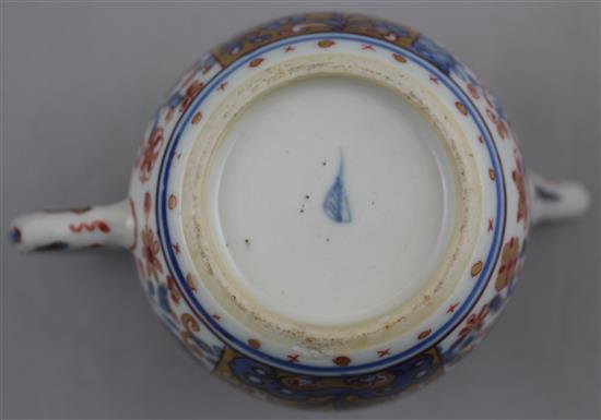 A Chinese export Dutch decorated teapot, three teabowls and two saucers, 18th century, teapot 17cm, some damage